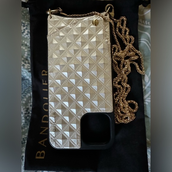 Bandolier SHEILA
Crossbody Phone Case in Creme/Gold IPhone 12ProMax - Picture 4 of 5